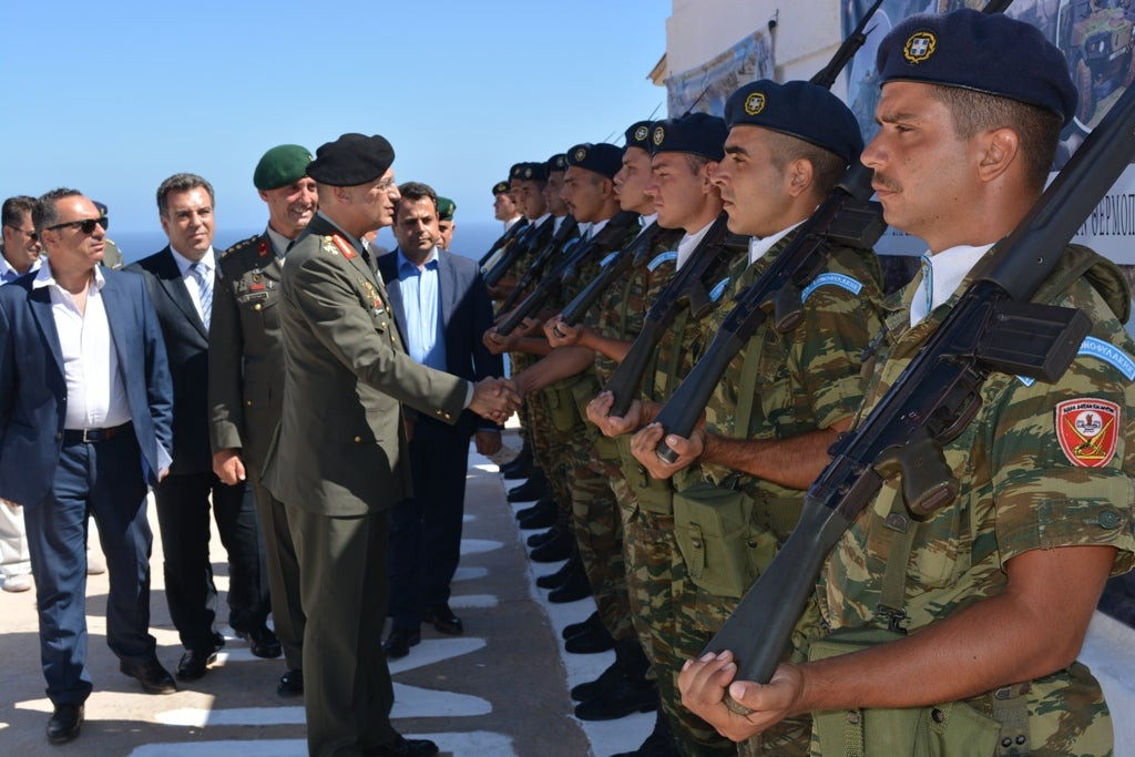 O Αρχηγός ΓΕΣ στην Στρογγύλη – Τι συμβαίνει (φωτογραφίες)